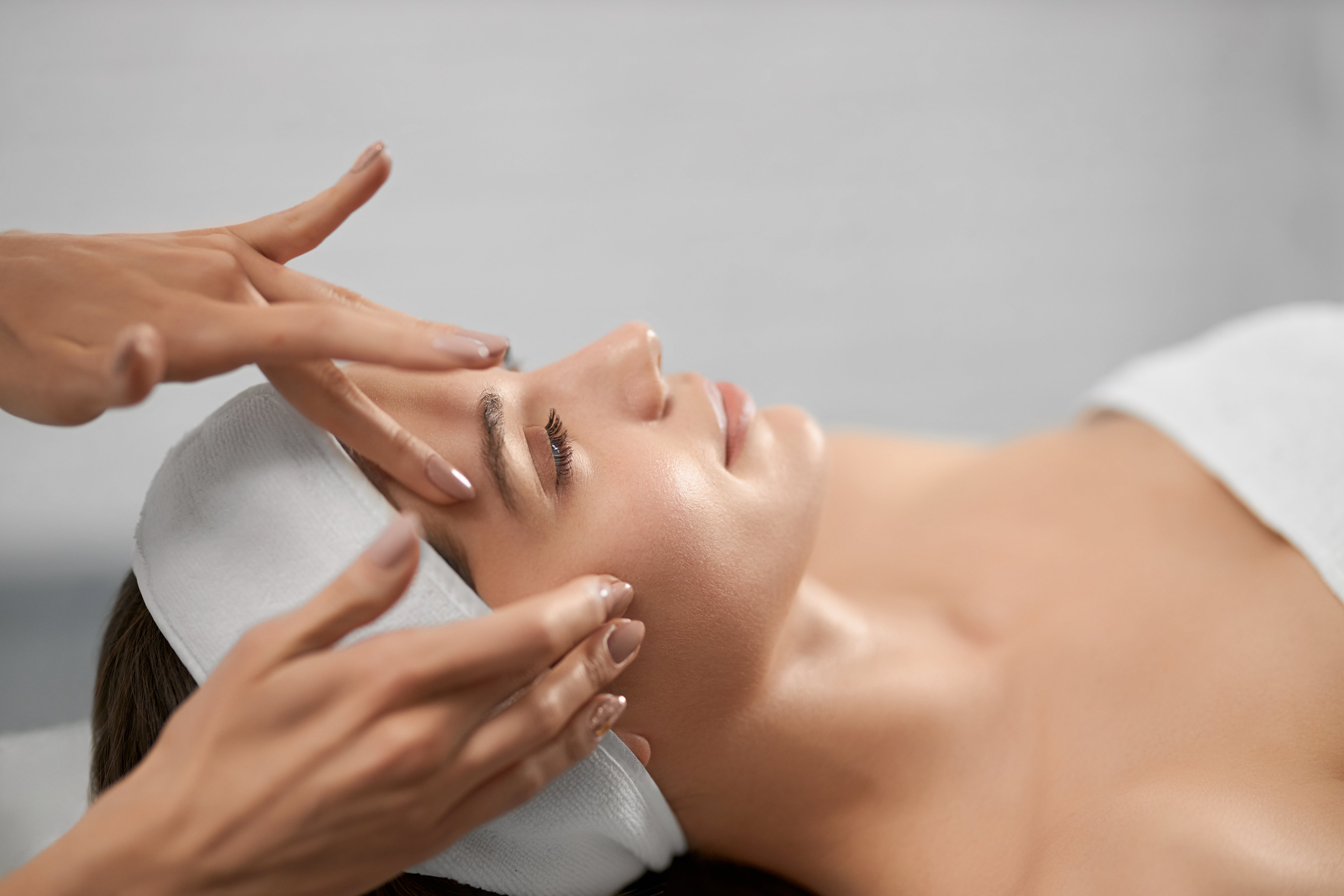 Tratament facial hidratare Focșani